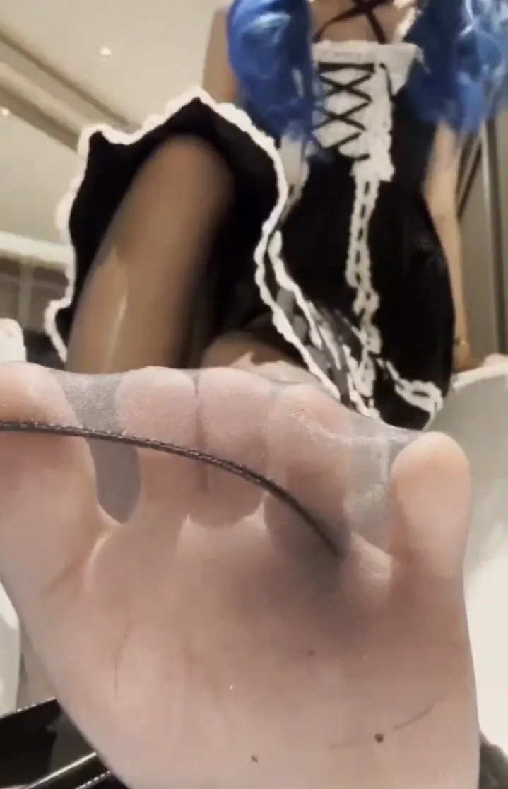 [PikPak云盘] 网黄18 芃芃大人_过渡时期-浴室舔脚指导撸管 龟头责 1V 3P